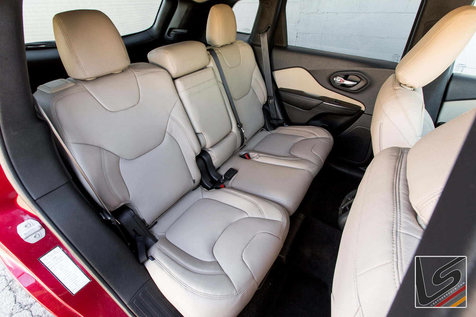2015 Jeep Cherokee | 2015 Jeep Cherokee Interior By LeatherSeats.com