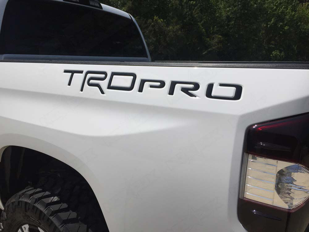 2017 Toyota Tundra | 2015-2017 TUNDRA TRD PRO MATTE BLACK LOGO BED INSERTS