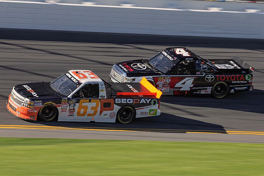 2015 Chevrolet Silverado 1500 | Passing At Daytona