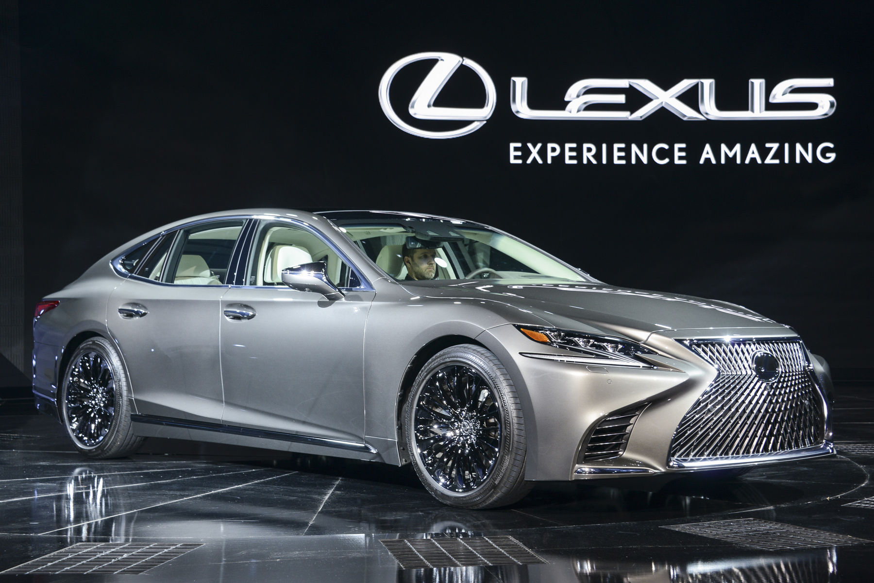 2018 Lexus LS500 | All New 2018 Lexus LS500 - Passenger Side View