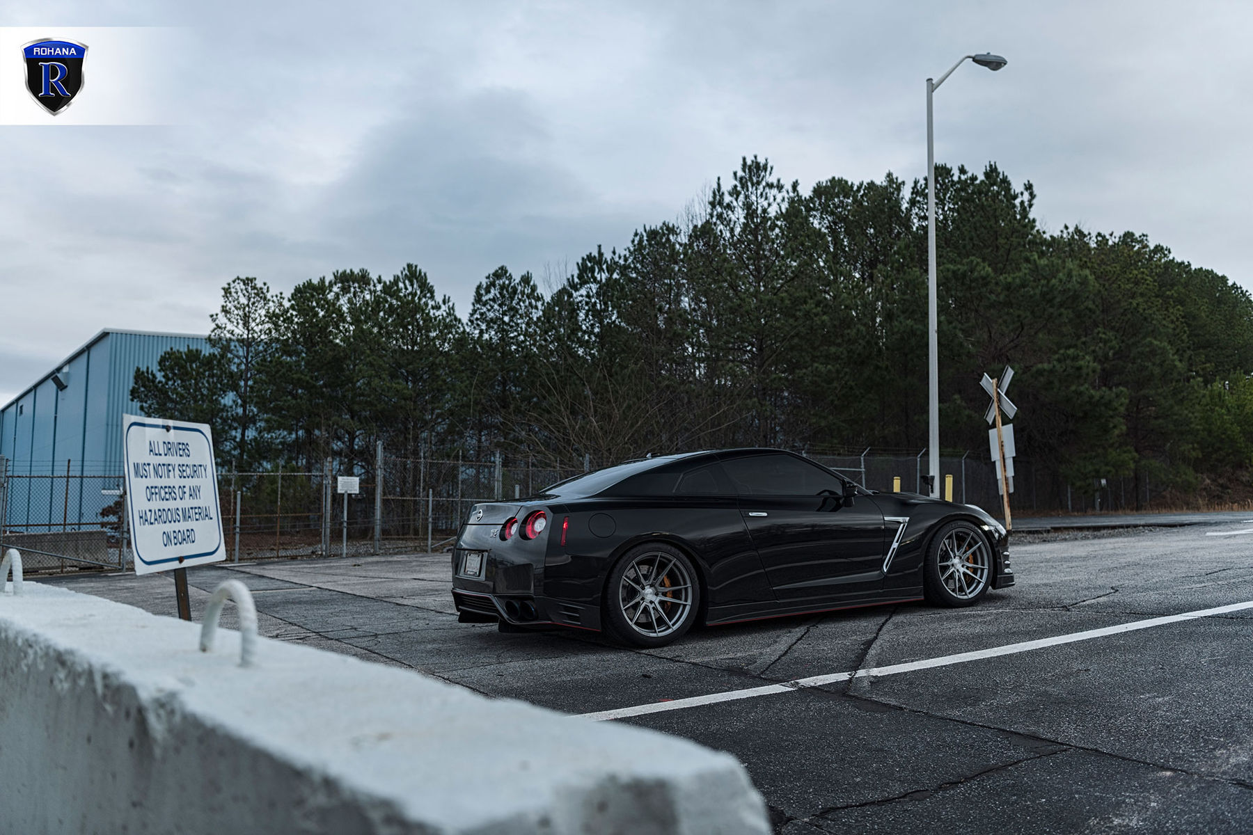 2015 Nissan GT-R | GTR - Side Angled Shot