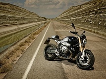 R Nine T