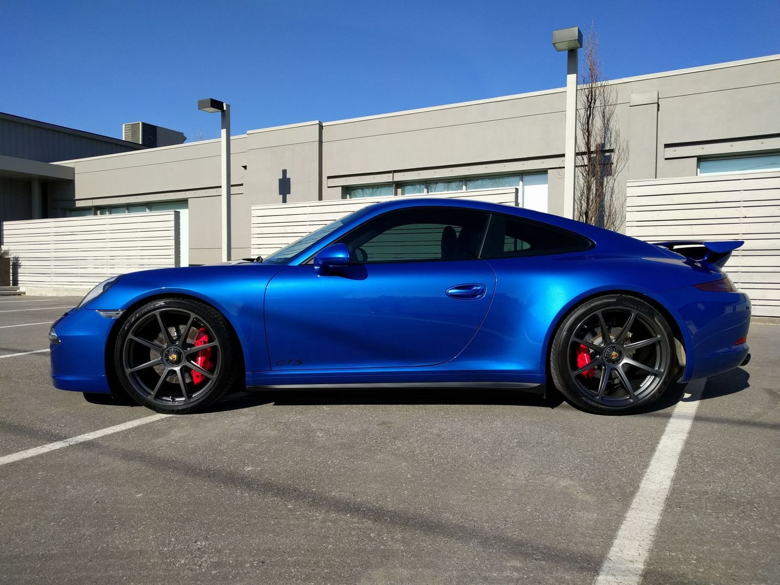 2016 Porsche 911 | Vice's Sapphire Blue Porsche 911 GTS on Forgeline One Piece Forged Monoblock GE1 Wheels