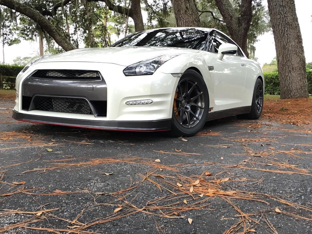 2009 Nissan GT-R | Tony Pasek's R35 Nissan GT-R on Forgeline One Piece Forged Monoblock GA1R Wheels