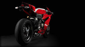 Ducati 1199 Panigale R - Rear Angle