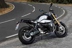 R Nine T