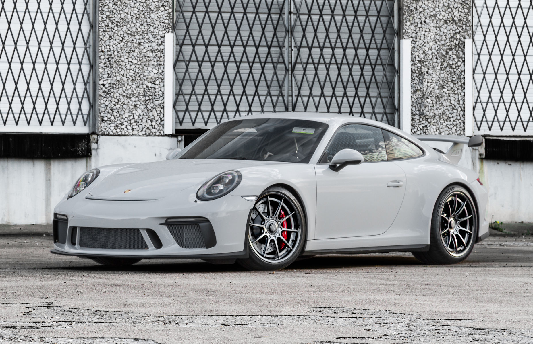 2018 Porsche 911 | Wheel Experts' Porsche GT3 on Center Locking Forgeline Carbon+Forged CF205 Wheels