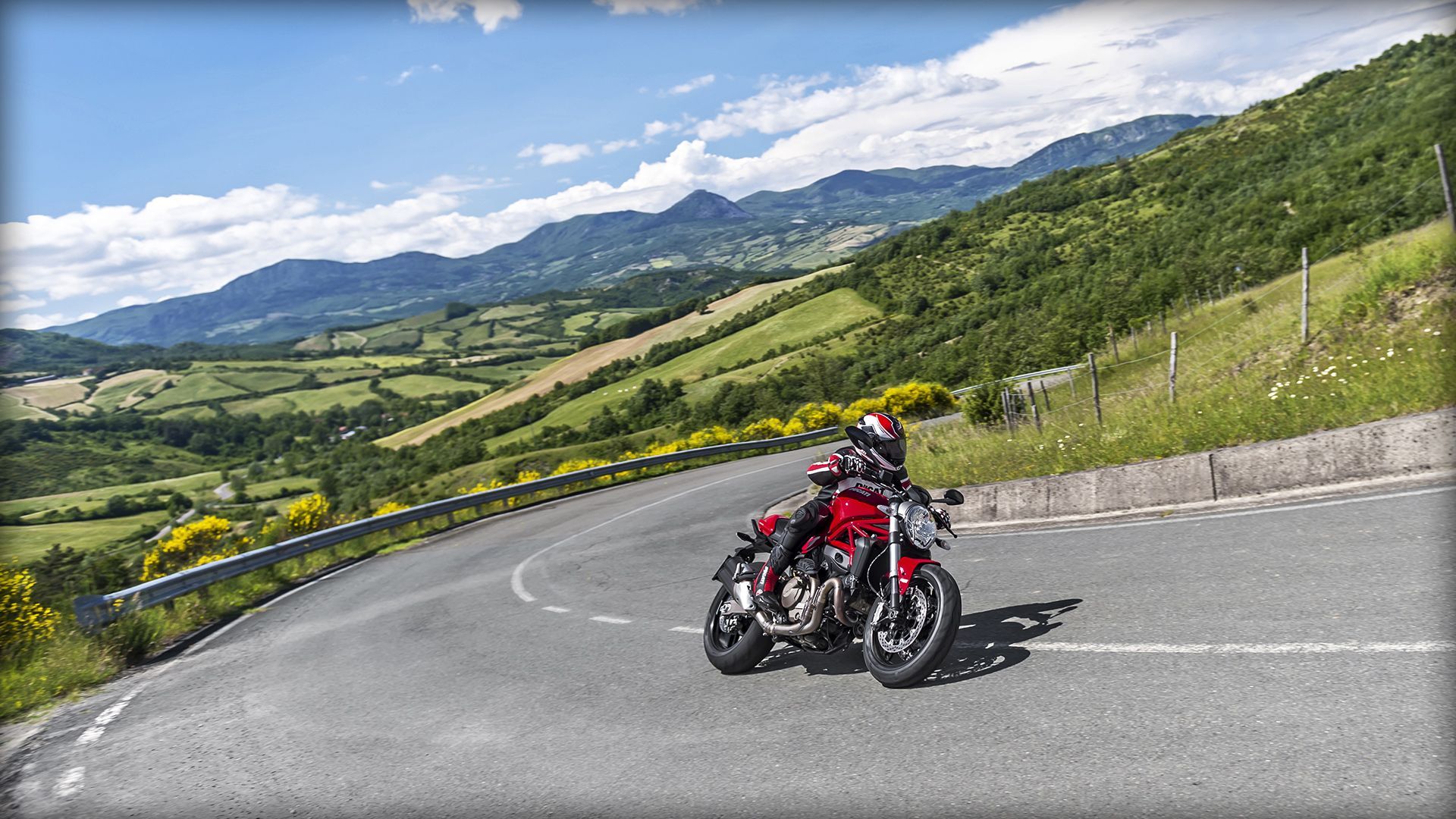 Ducati Monster 821 Dark 2015