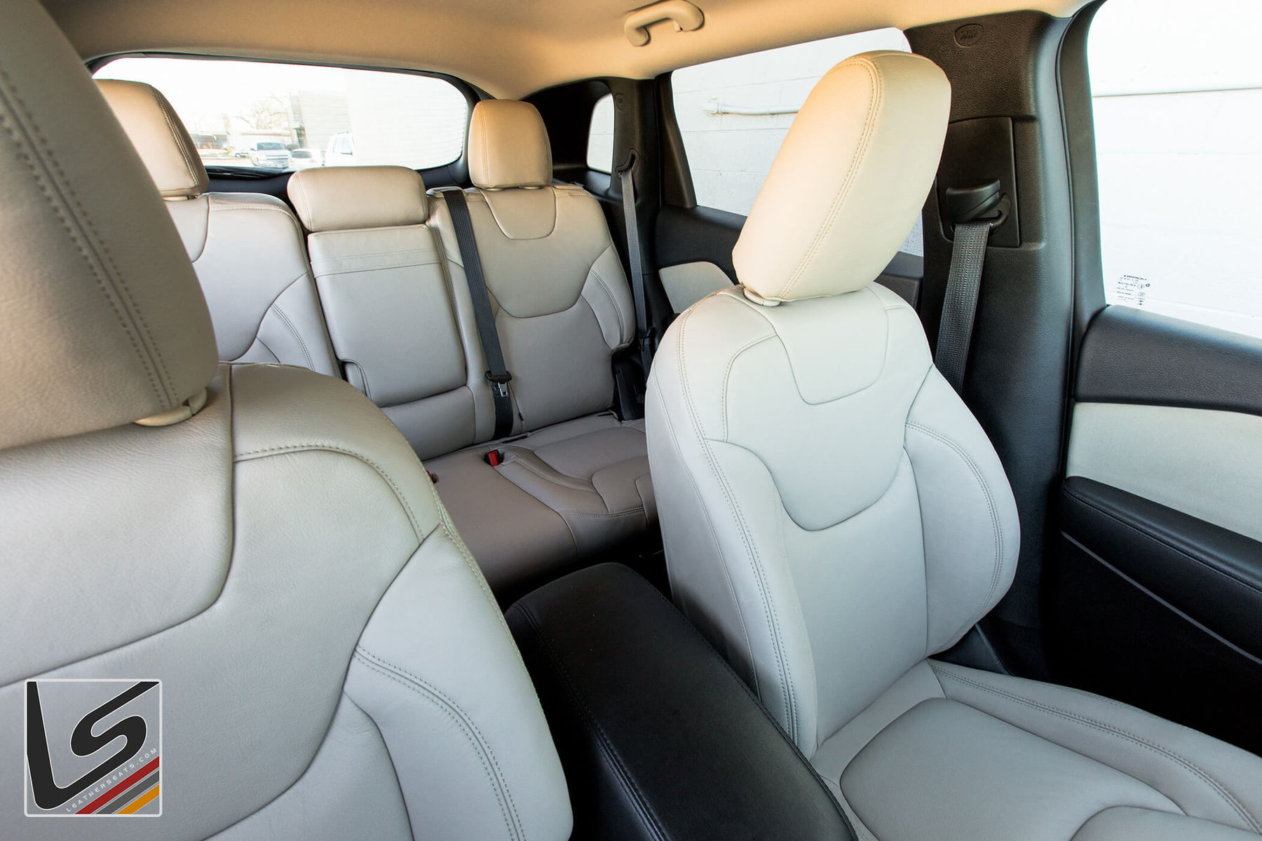 2015 Jeep Cherokee | 2015 Jeep Cherokee Interior By LeatherSeats.com