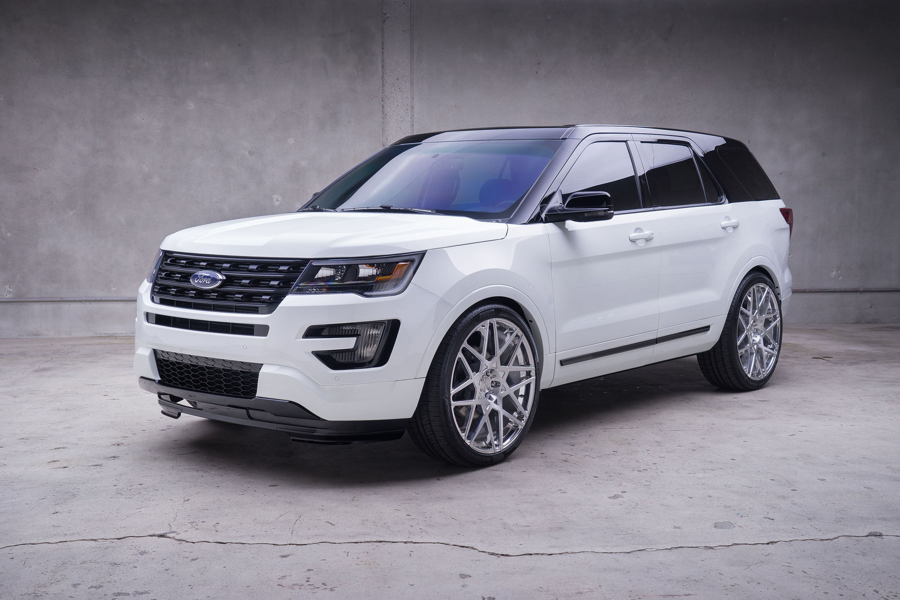 Ford Explorer Sport Black Tuning 2017