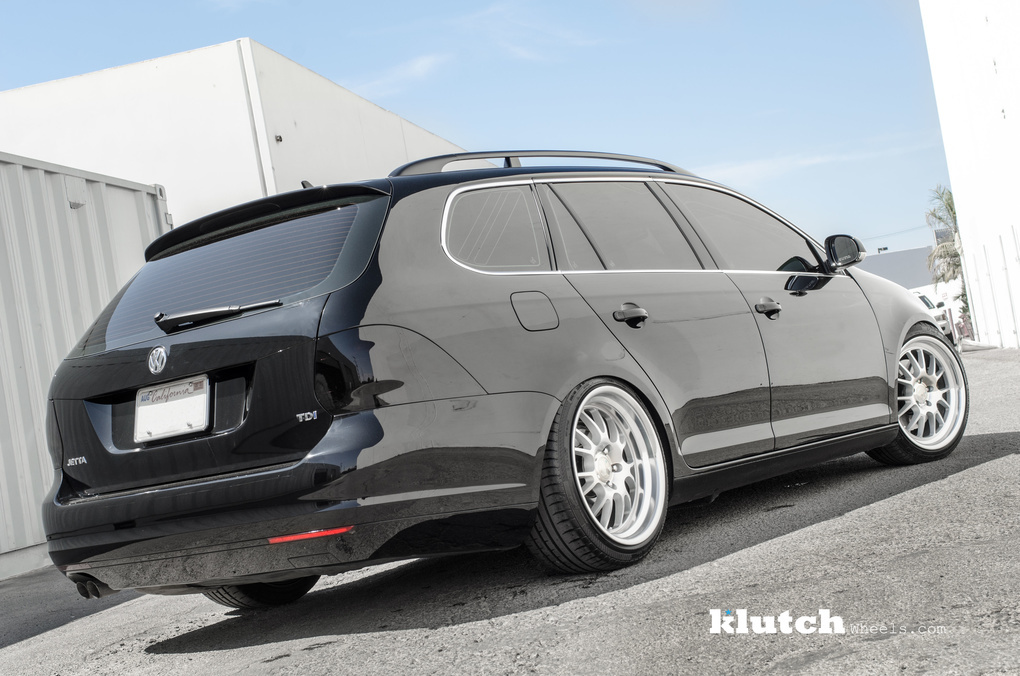 2010 Volkswagen Jetta | '10 VW Jetta Wagon on Klutch SL14's