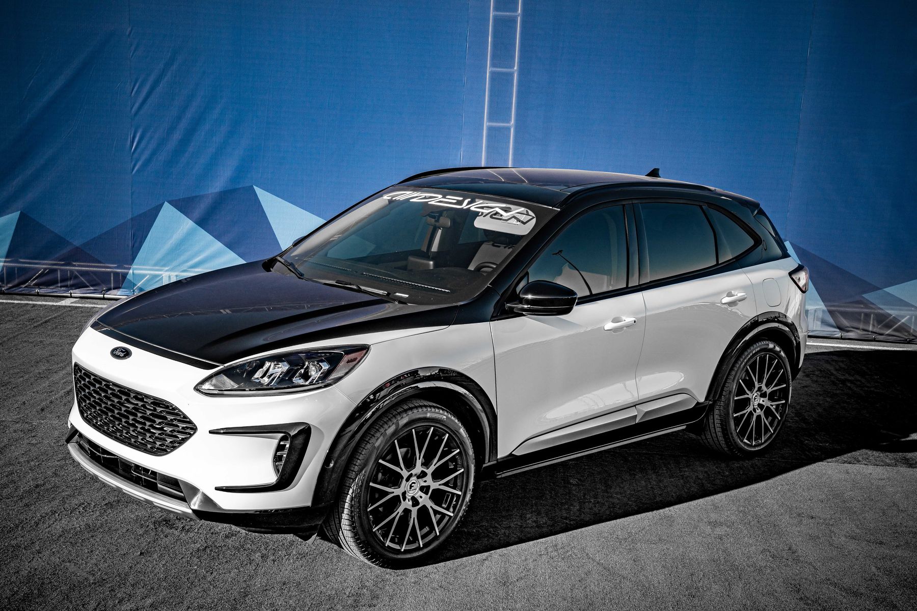 2020 Ford Escape SE Sport Hybrid AWD By Air Design USA - front 3/4 shot