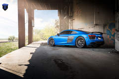 Blue Audi R8 - Wing