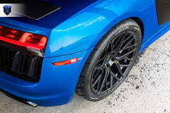 Blue Audi R8 - Rear Wheel