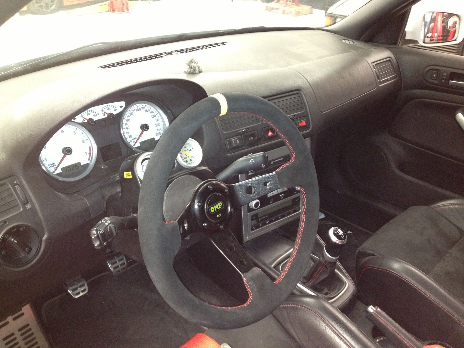 2011 Volkswagen Jetta GLI | Interior