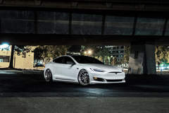 White Tesla Model S - ADV.1 ADV5.2 M.V2 SL Wheels