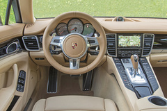 '14 Porsche Panamera Interior