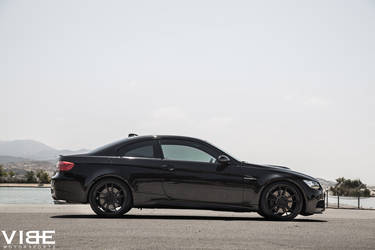 2012 BMW M3 | '12 E92 M3 on Rohana Wheels - Passenger Side Shot