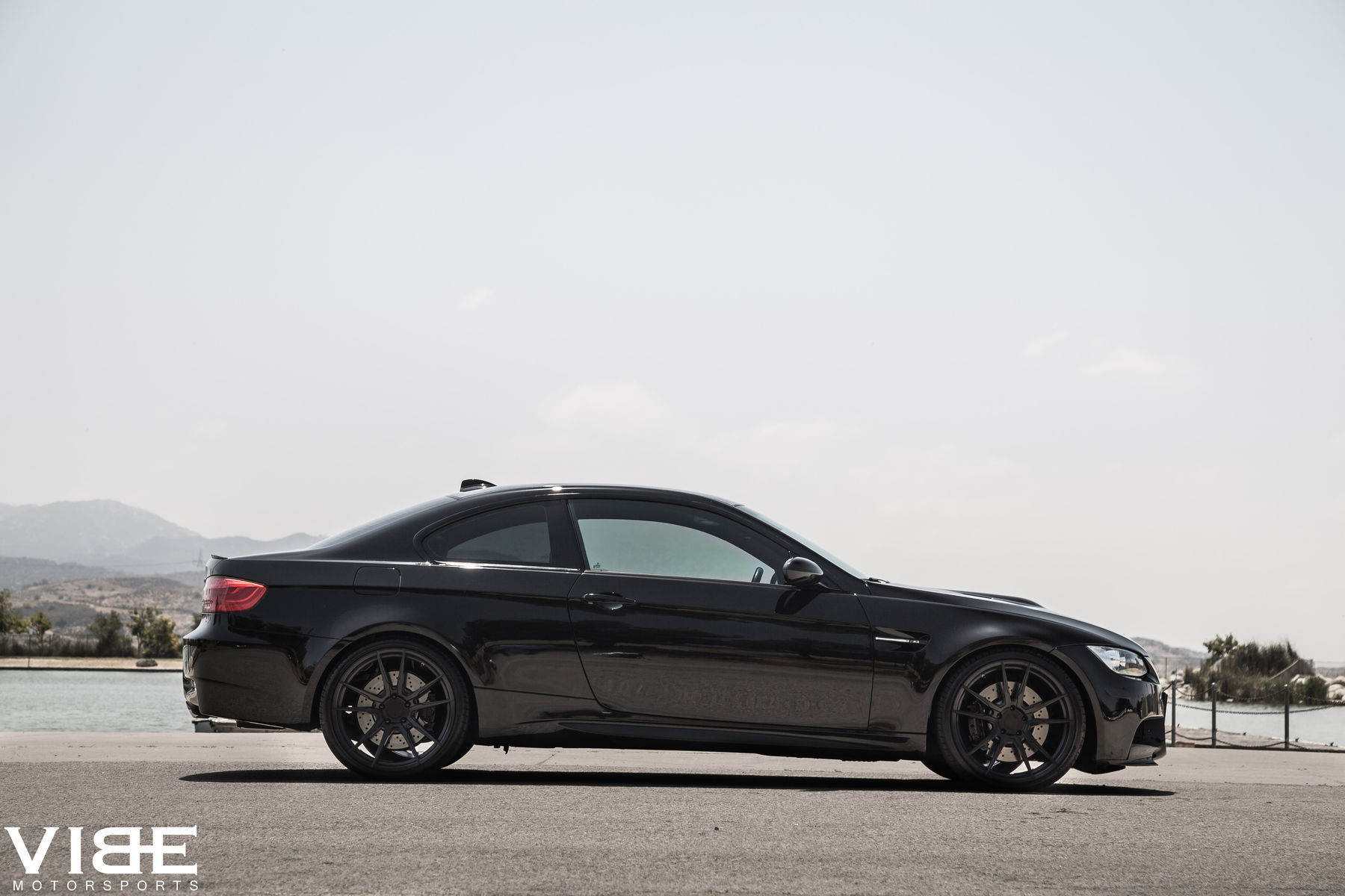 2012 BMW M3 | '12 E92 M3 on Rohana Wheels - Passenger Side Shot