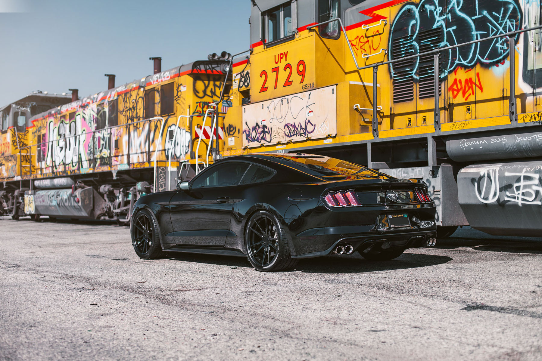 2016 Ford Mustang | Ford Mustang - Train Shot