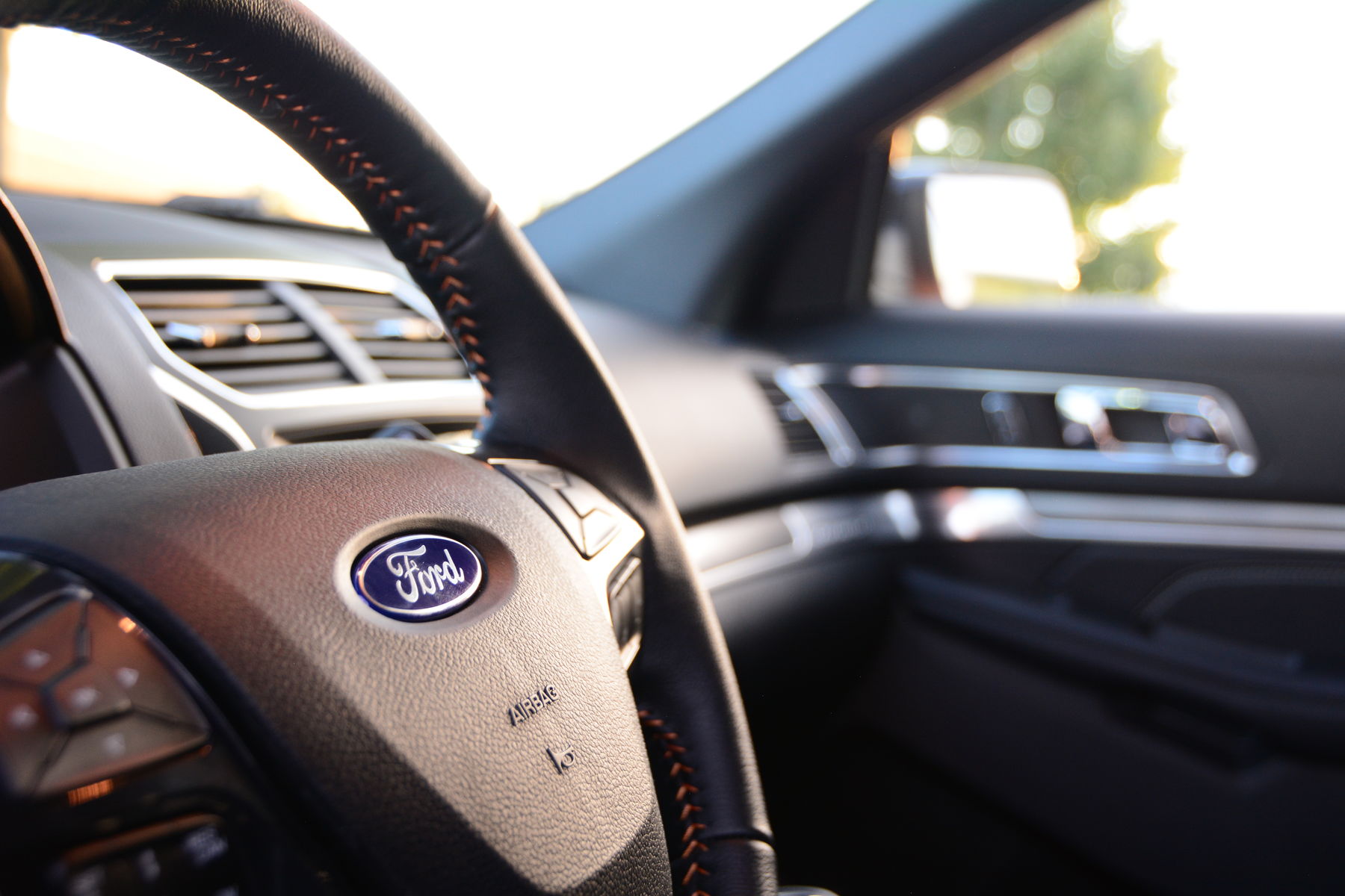 2018 Ford Explorer Sport | 2018 Ford Explorer Sport 4WD by Austin Hatcher Foundation - Steering Wheel FordSEMA