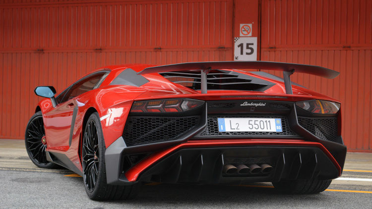 2016 Lamborghini Aventador | 2016 Lamborghini Aventador LP 750-4 Superveloce