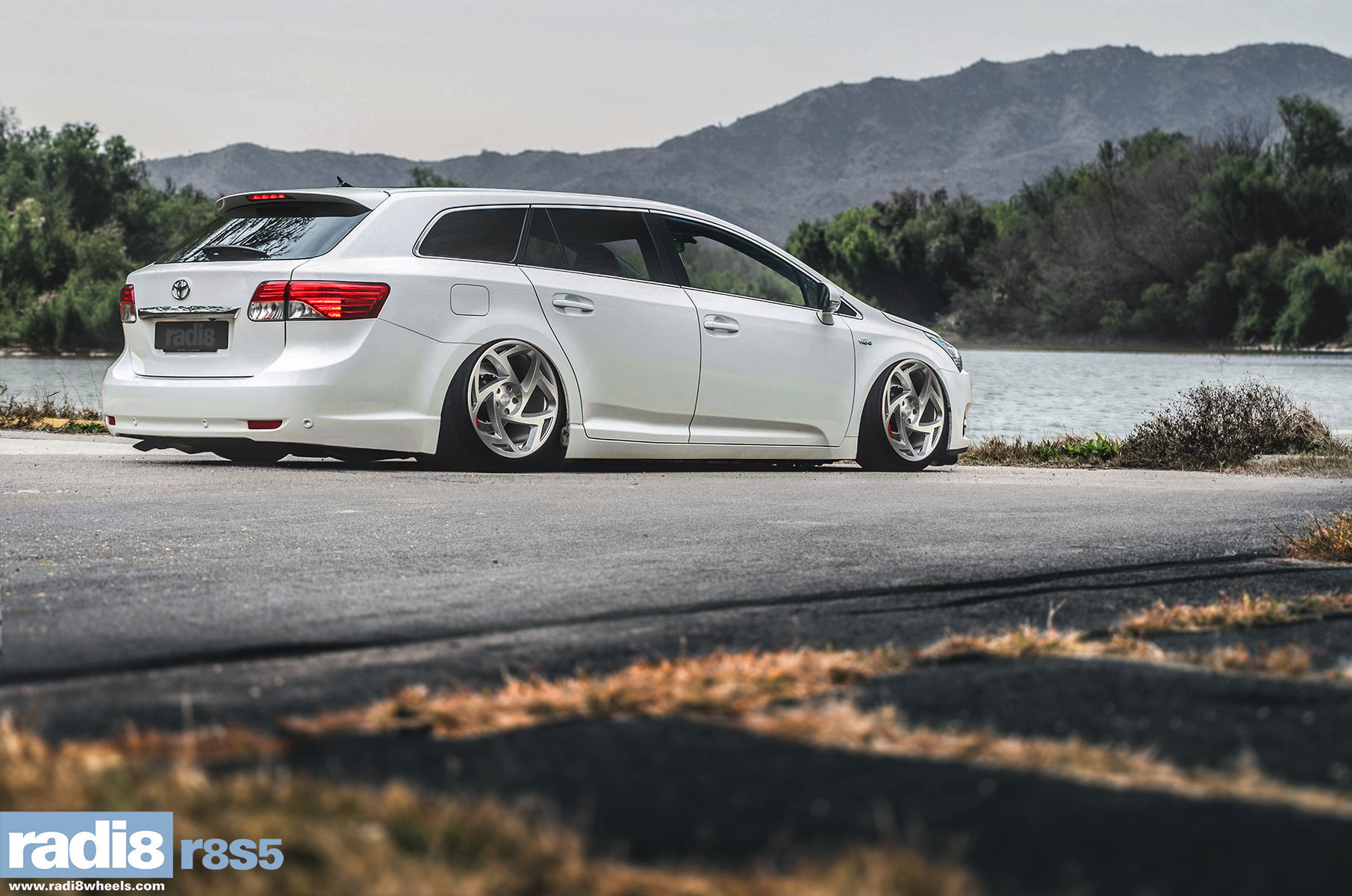  Toyota  | Toyota Avensis Wagon - Radi8 R8S5