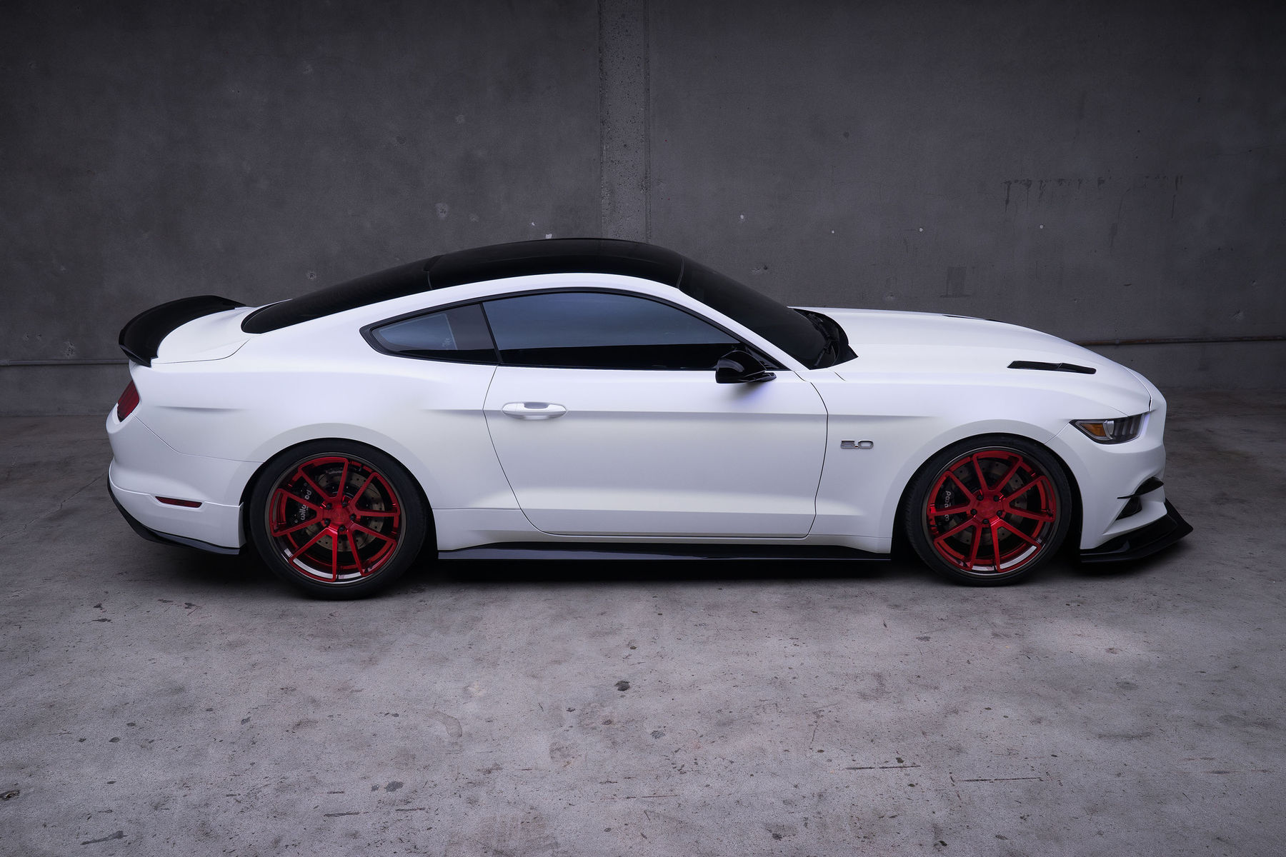 2015 Ford Mustang | 2015 Motoroso Ford Mustang Side High