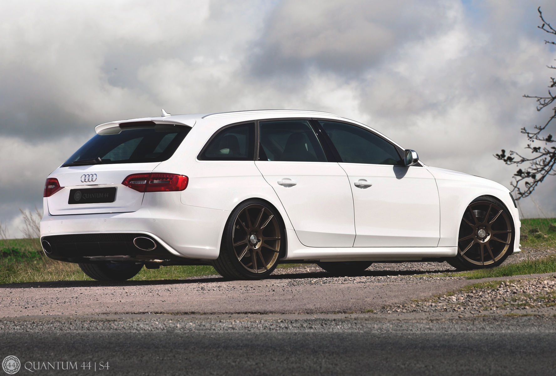  Audi RS 4 | Quantum44 S4 - Audi RS4 